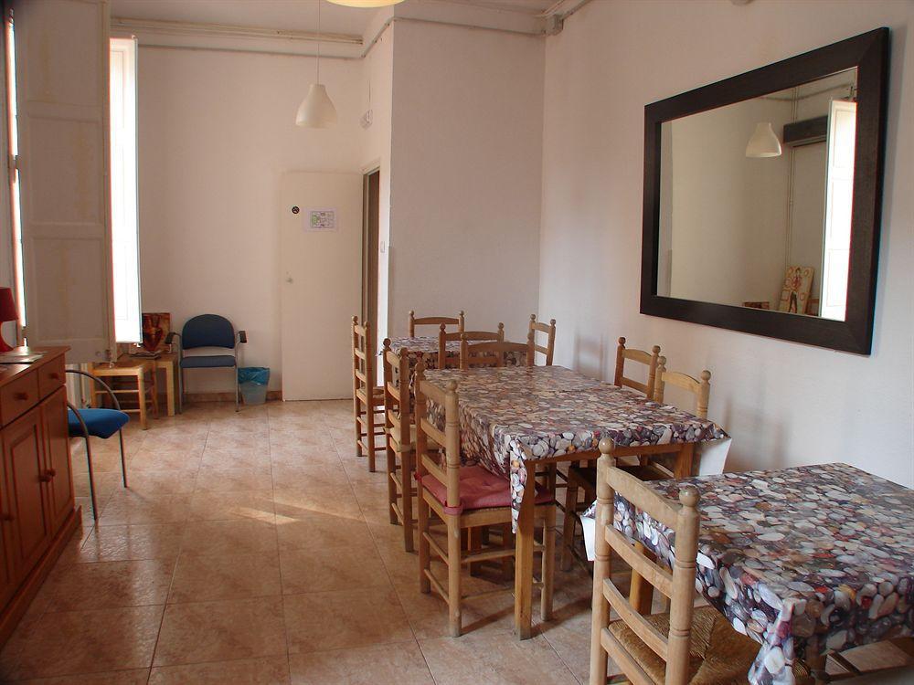 Break Bcn - Hostal & Coffeebar Barcelona Exterior photo