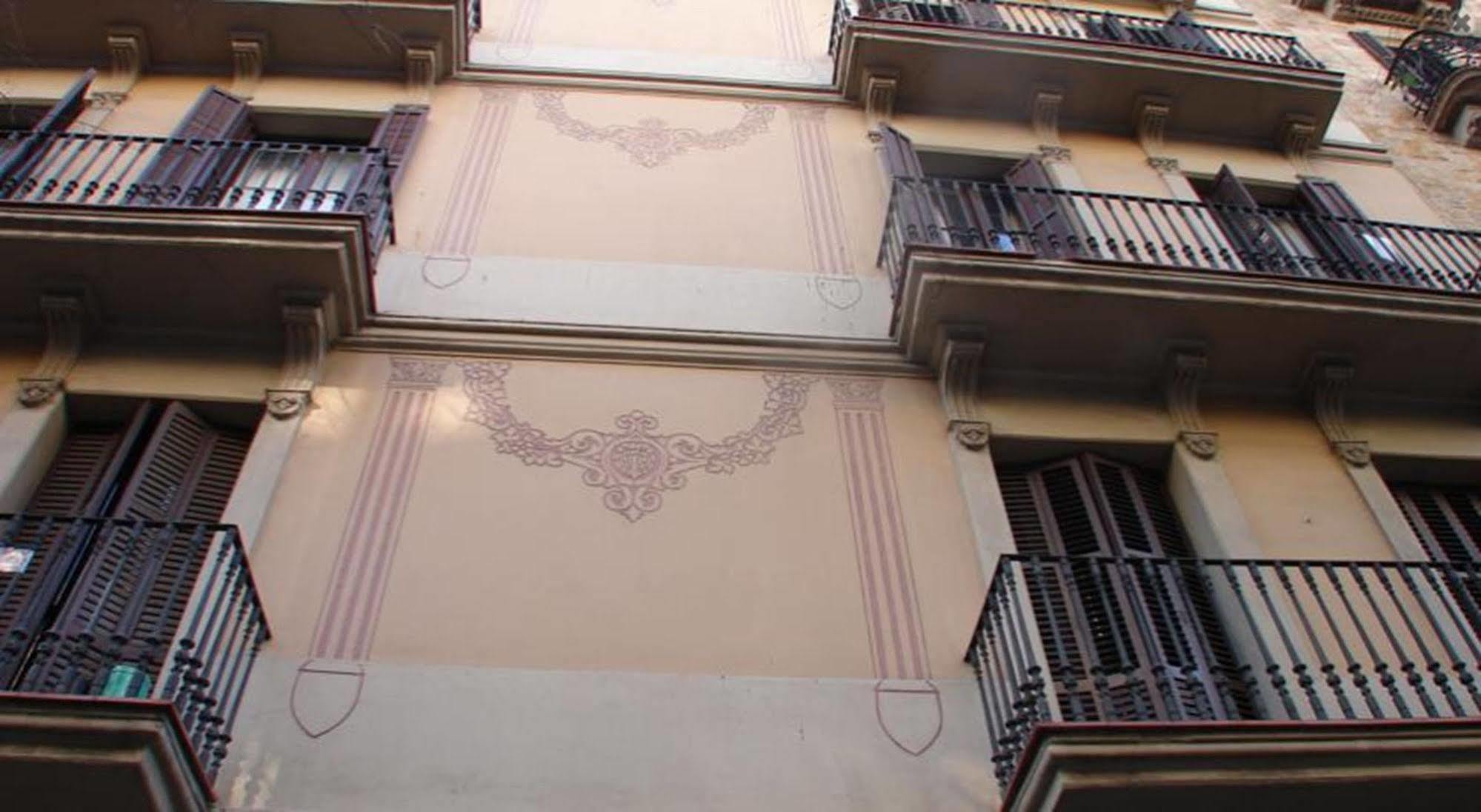 Break Bcn - Hostal & Coffeebar Barcelona Exterior photo